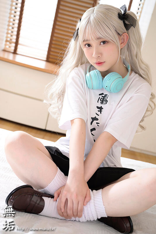 >MUKC-113 [Uncen] ถ่ายแบบคอสเพลย์สาวที่ยังซิงเลยแถมเย็ด Honoka Nanase